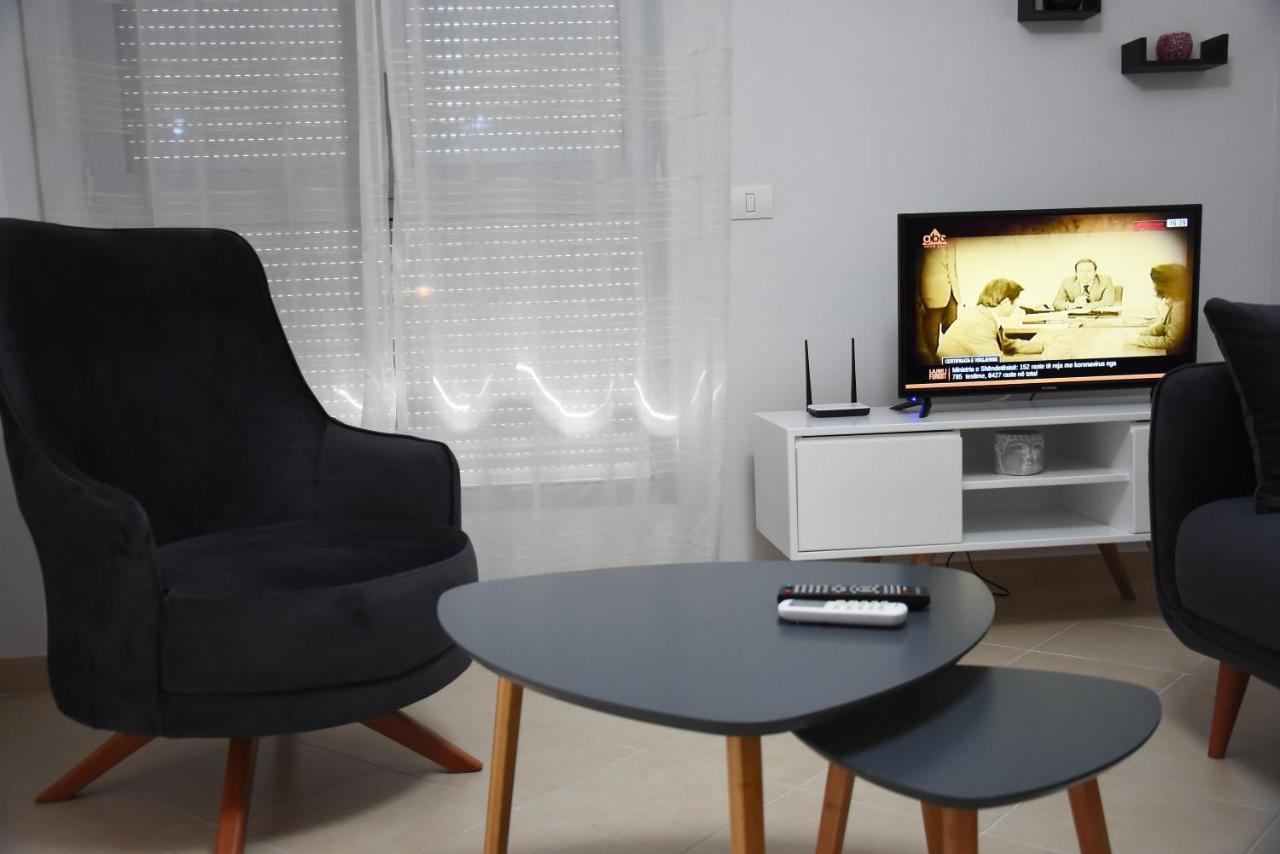 Apartment Click - *