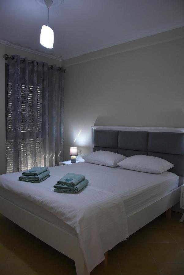 Click - Apartment *
